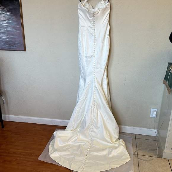 HOUSE OF CB 'Giselle' Ivory Satin Strapless Bridal Gown NWOT size S - Picture 8 of 12